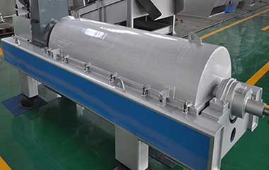 Decanter centrifuge