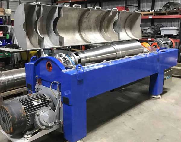 Decanter centrifuge