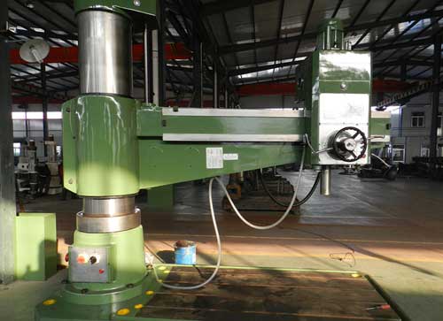 radial drilling machine